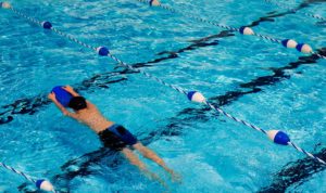 beneficios de la natación terapéutica