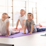 Las cinco mejores posturas de yoga infantil